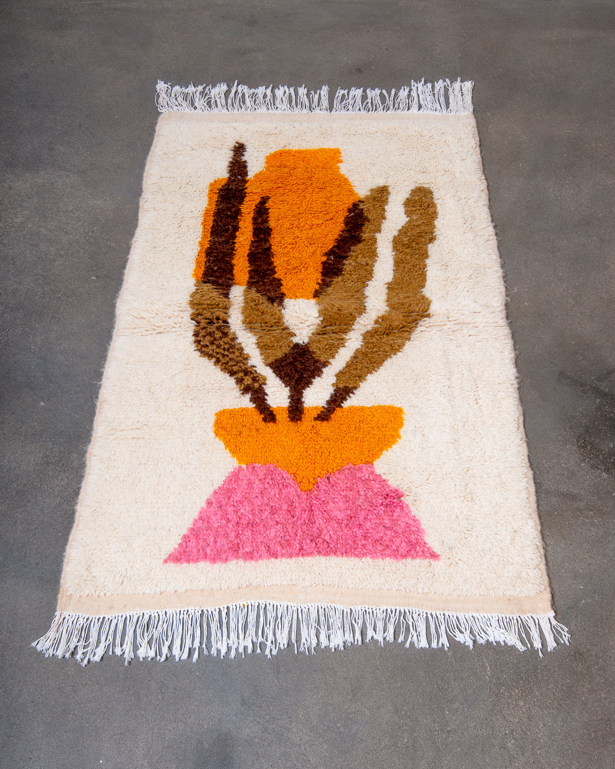Modern designer handcrafted Berber rug from Morocco. Azilal rug with beautiful colours and patterns. Made of sheep’s wool and colourful cotton.